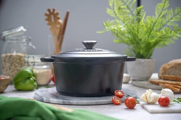 AMAZON UK - Cast Iron Pot with Lid - Image 2